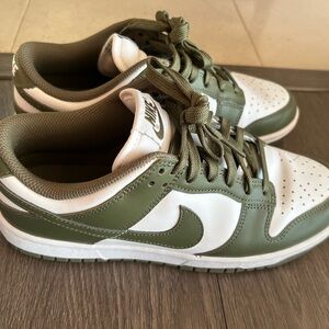 ‼️SOLD‼️Nike dunk lows- olive